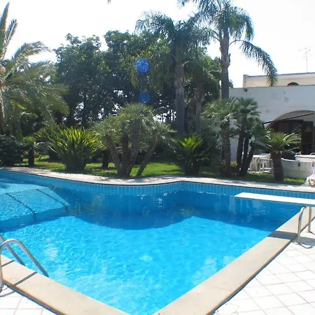 Cuore Di Palme Apartmanhotel Floridia