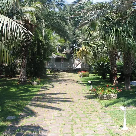 Cuore Di Palme Apartmanhotel Floridia